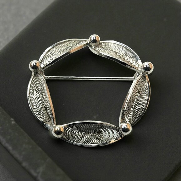 Vintage I.N.C. International Concepts 1/20 12K Gold Filled Filigree Detailed Wr - Picture 3 of 13